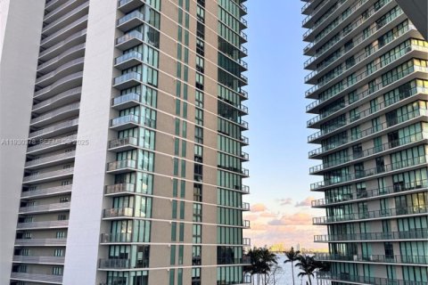 Снять в аренду кондоминиум в Майами, Флорида 1 спальня, 56.67м2, № 2034269 - фото 12