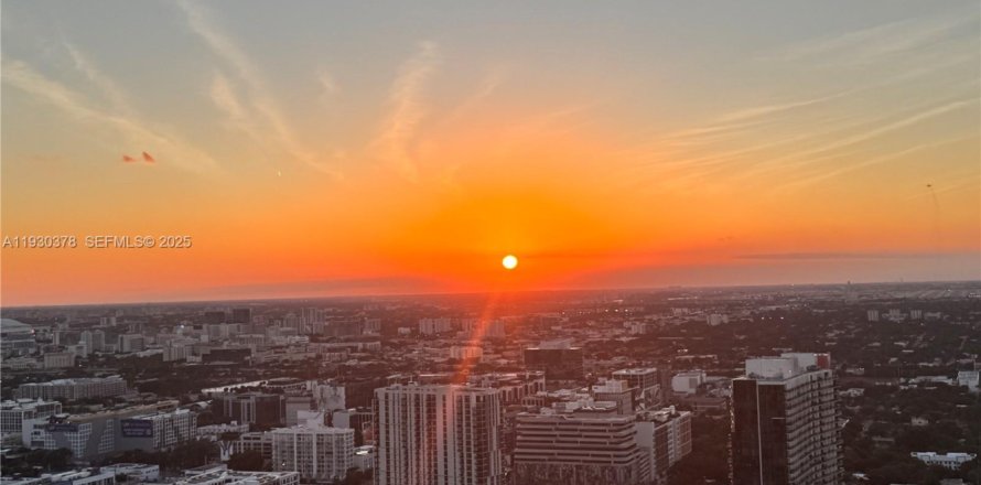 Кондоминиум с 1 спальней в Майами, Флорида № 2034269