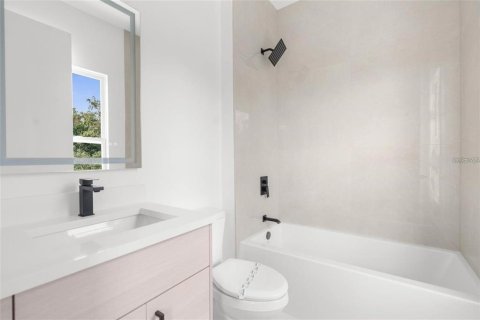 Townhouse in Tampa, Florida 3 bedrooms, 202.62 sq.m. № 1833312 - photo 12
