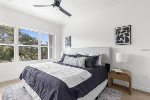 Townhouse in Tampa, Florida 3 bedrooms, 202.62 sq.m. № 1833312 - photo 14