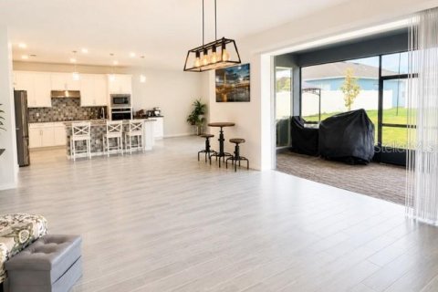House in Orlando, Florida 5 bedrooms, 321.81 sq.m. № 2152073 - photo 9