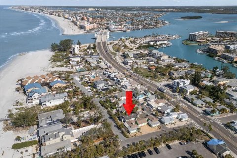 Villa ou maison à vendre à Treasure Island, Floride: 2 chambres, 105.91 m2 № 1592456 - photo 30