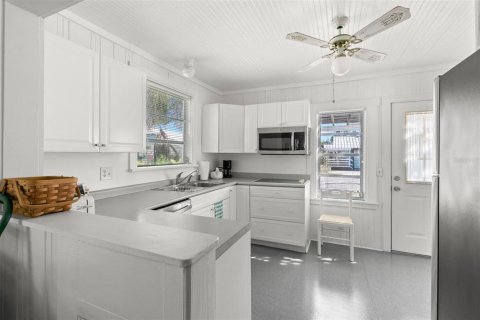 Villa ou maison à vendre à Treasure Island, Floride: 2 chambres, 105.91 m2 № 1592456 - photo 11