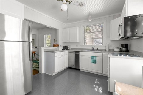 Villa ou maison à vendre à Treasure Island, Floride: 2 chambres, 105.91 m2 № 1592456 - photo 10