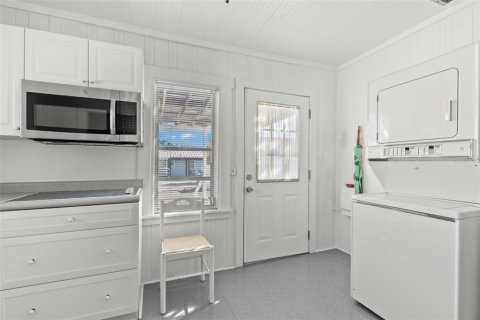 Villa ou maison à vendre à Treasure Island, Floride: 2 chambres, 105.91 m2 № 1592456 - photo 12