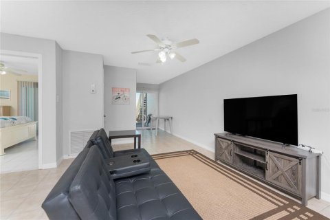Condo in Englewood, Florida, 3 bedrooms  № 1743622 - photo 12