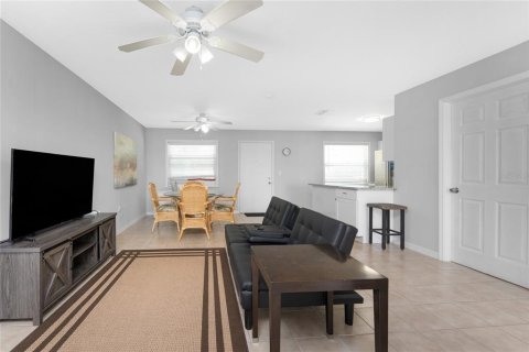 Condo in Englewood, Florida, 3 bedrooms  № 1743622 - photo 16