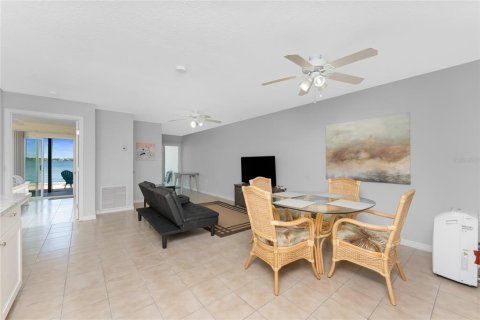 Condo in Englewood, Florida, 3 bedrooms  № 1743622 - photo 10