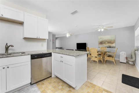 Condo in Englewood, Florida, 3 bedrooms  № 1743622 - photo 9