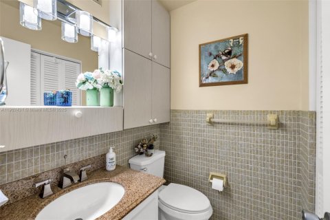 Condo in Hollywood, Florida, 1 bedroom  № 1953970 - photo 19