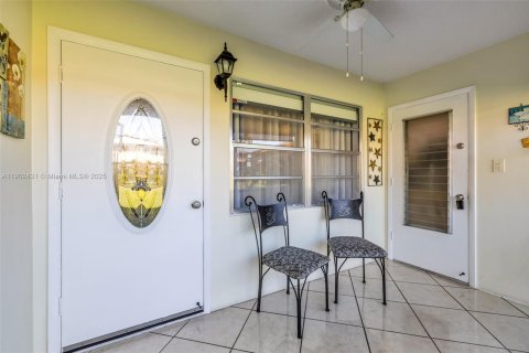 Condo in Hollywood, Florida, 1 bedroom  № 1953970 - photo 9