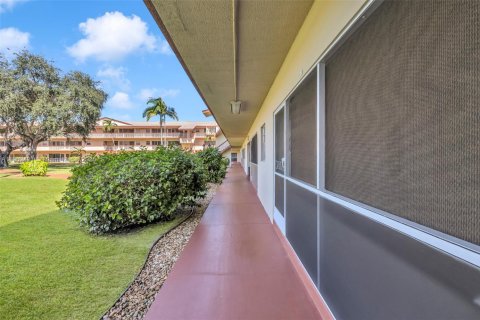 Condo in Hollywood, Florida, 1 bedroom  № 1953970 - photo 6