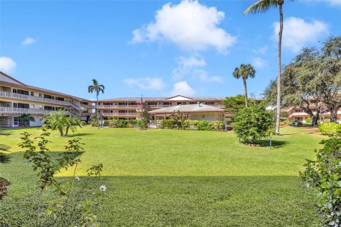 Condo in Hollywood, Florida, 1 bedroom  № 1953970 - photo 8