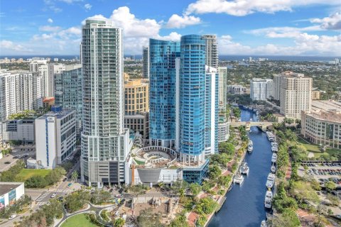 Кондоминиум с 2 спальнями в Форт-Лодердейл, Флорида № 2006629