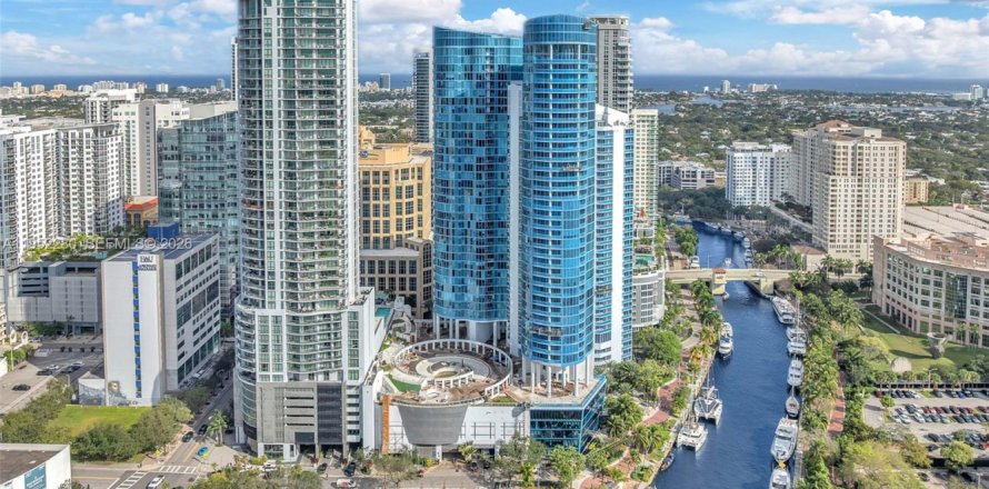 Condominio en Fort Lauderdale, Florida, 2 dormitorios  № 2006629