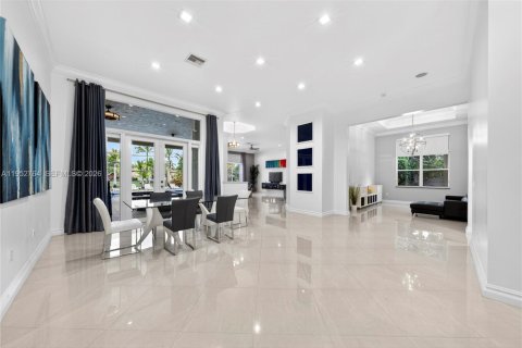 Casa en venta en Davie, Florida, 4 dormitorios, 284.1 m2 № 2008795 - foto 7