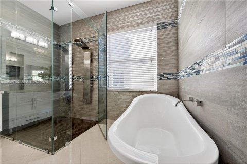 Casa en venta en Davie, Florida, 4 dormitorios, 284.1 m2 № 2008795 - foto 19