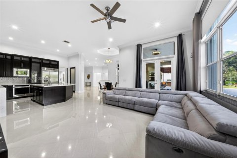 Casa en venta en Davie, Florida, 4 dormitorios, 284.1 m2 № 2008795 - foto 18