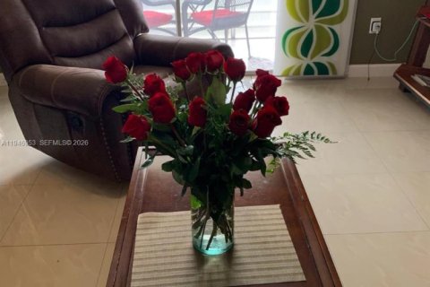 Купить кондоминиум в Майами, Флорида 2 спальни, 82.03м2, № 2003096 - фото 1