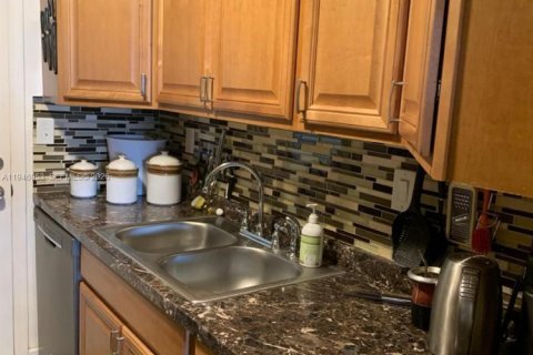 Купить кондоминиум в Майами, Флорида 2 спальни, 82.03м2, № 2003096 - фото 2