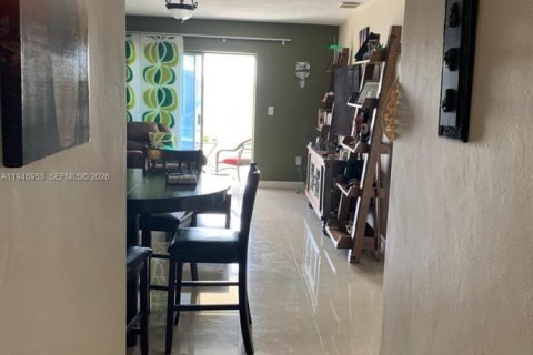 Купить кондоминиум в Майами, Флорида 2 спальни, 82.03м2, № 2003096 - фото 6