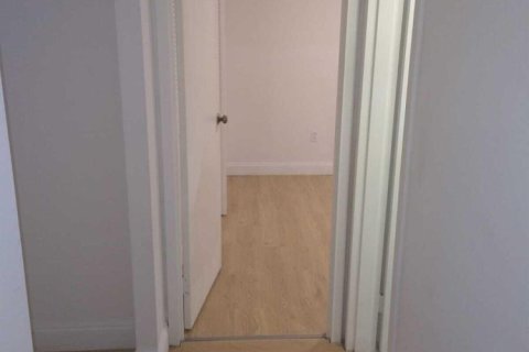Condo in Tamarac, Florida, 2 bedrooms  № 2258154 - photo 10