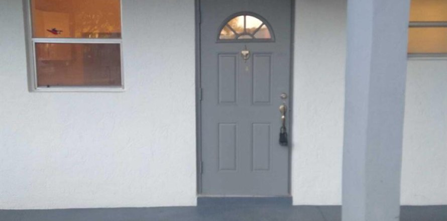 Condo in Tamarac, Florida, 2 bedrooms  № 2258154