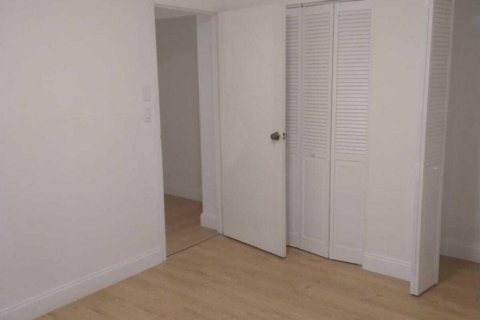 Condo in Tamarac, Florida, 2 bedrooms  № 2258154 - photo 11