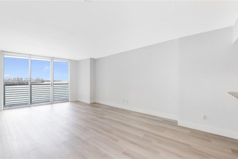 Купить кондоминиум в Майами, Флорида 3 спальни, 131.55м2, № 2055115 - фото 2