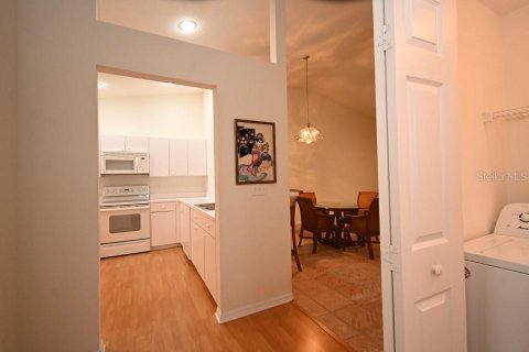 Townhouse in Zephyrhills, Florida 2 bedrooms, 121.52 sq.m. № 1549206 - photo 8