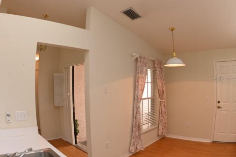 Touwnhouse à vendre à Zephyrhills, Floride: 2 chambres, 121.52 m2 № 1549206 - photo 13