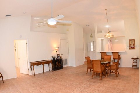 Touwnhouse à vendre à Zephyrhills, Floride: 2 chambres, 121.52 m2 № 1549206 - photo 18