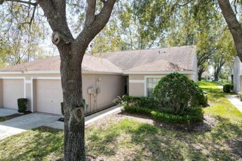 Townhouse in Zephyrhills, Florida 2 bedrooms, 121.52 sq.m. № 1549206 - photo 3