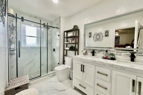 House in Pembroke Pines, Florida 4 bedrooms, 167.6 sq.m. № 2000448 - photo 7