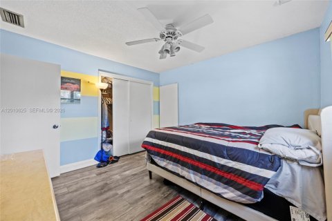 Villa ou maison à vendre à West Palm Beach, Floride: 3 chambres, 178.37 m2 № 2077785 - photo 27