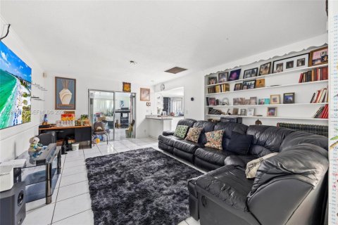 Villa ou maison à vendre à West Palm Beach, Floride: 3 chambres, 178.37 m2 № 2077785 - photo 16