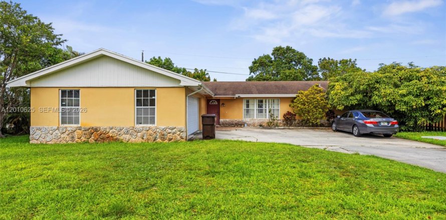 Villa ou maison à West Palm Beach, Floride 3 chambres, 178.37 m2 № 2077785