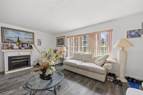 Villa ou maison à vendre à West Palm Beach, Floride: 3 chambres, 178.37 m2 № 2077785 - photo 6