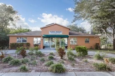 Commercial property in Saint Petersburg, Florida 406.73 sq.m. № 1312245 - photo 1