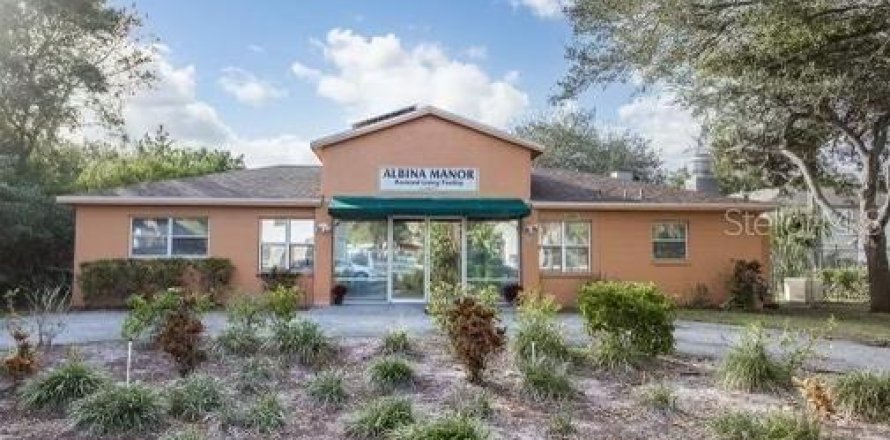 Commercial property in Saint Petersburg, Florida 406.73 sq.m. № 1312245