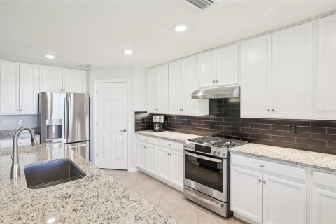 Condo in Lakewood Ranch, Florida, 3 bedrooms in LAKEWOOD NATIONAL  № 1557216 - photo 19