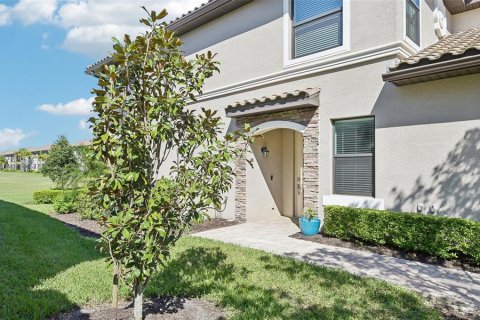 Condo in Lakewood Ranch, Florida, 3 bedrooms in LAKEWOOD NATIONAL  № 1557216 - photo 3