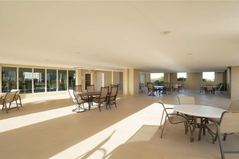 Снять в аренду квартиру в Майами, Флорида 2 спальни, 87.51м2, № 1992424 - фото 24