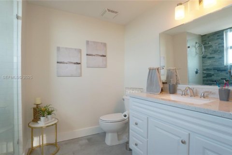 Снять в аренду квартиру в Майами, Флорида 2 спальни, 87.51м2, № 1992424 - фото 9