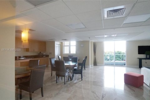 Снять в аренду квартиру в Майами, Флорида 2 спальни, 87.51м2, № 1992424 - фото 18