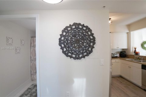 Снять в аренду квартиру в Майами, Флорида 2 спальни, 87.51м2, № 1992424 - фото 3