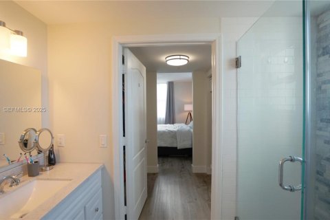 Снять в аренду квартиру в Майами, Флорида 2 спальни, 87.51м2, № 1992424 - фото 11