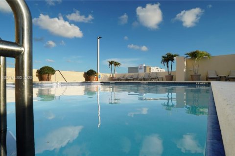 Снять в аренду квартиру в Майами, Флорида 2 спальни, 87.51м2, № 1992424 - фото 23