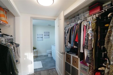 Снять в аренду квартиру в Майами, Флорида 2 спальни, 87.51м2, № 1992424 - фото 8