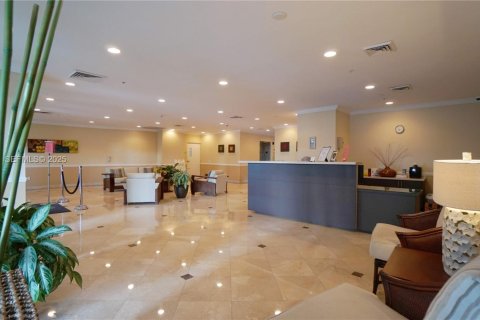 Снять в аренду квартиру в Майами, Флорида 2 спальни, 87.51м2, № 1992424 - фото 26